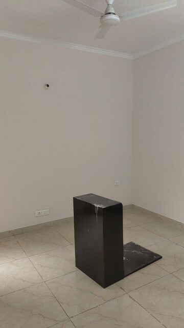 Room in 2 BHK Apartment at JM Florence, Tech Zone 4 Greater Noida – for Sale