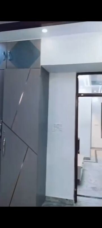 Furnished Amenities in 2 BHK Builder Floor at Vaishali Sector 2 – for Sale