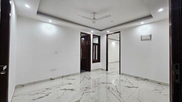 Room in 2 BHK Apartment at Saket – for Rent