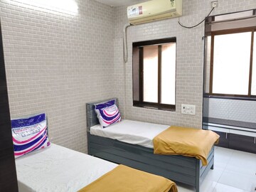 Bedroom in  Pg at Santacruz East – for Rent