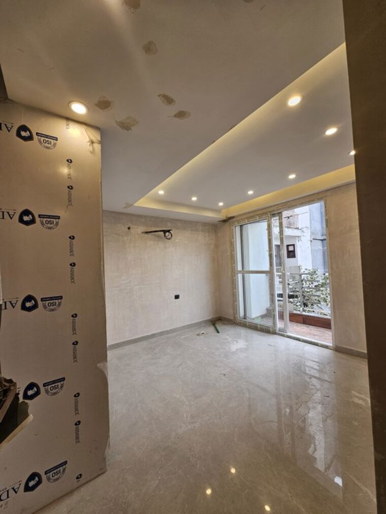 Room, tulip-purple 4 Bedroom 2400 Sq.Ft. Apartment In Sector 69 Gurgaon 9729990