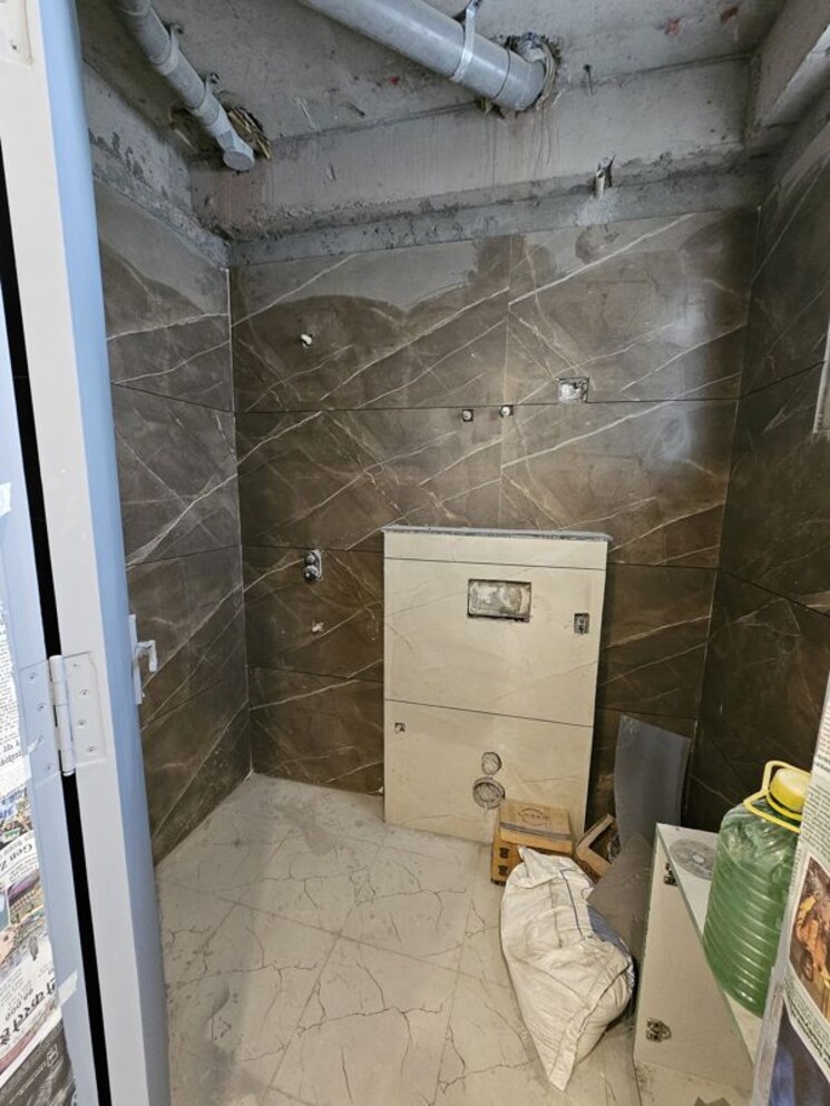 Bathroom, tulip-lemon 2 Bedroom 526 Sq.Ft. Apartment In Sector 69 Gurgaon 9729999