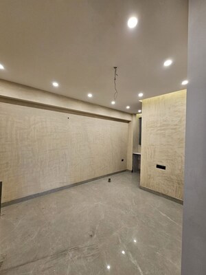 Room in 2 BHK Apartment at Tulip Lemon, Sector 69 – for Sale