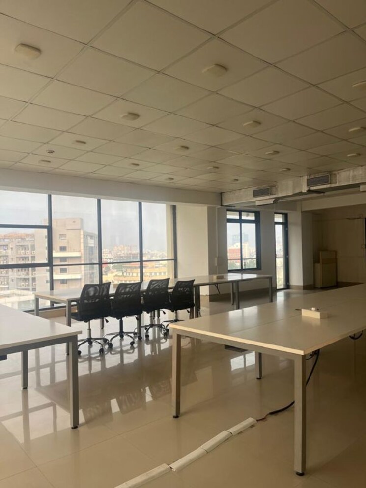 Team Area, deron-hills Commercial Office Space 1785 Sq.Ft. In Baner Pune 9730021