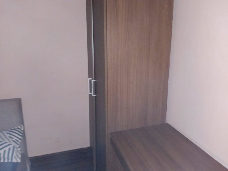 Room, paras-tierea 1 Bedroom 495 Sq.Ft. Apartment In Sector 137 Noida 9729941