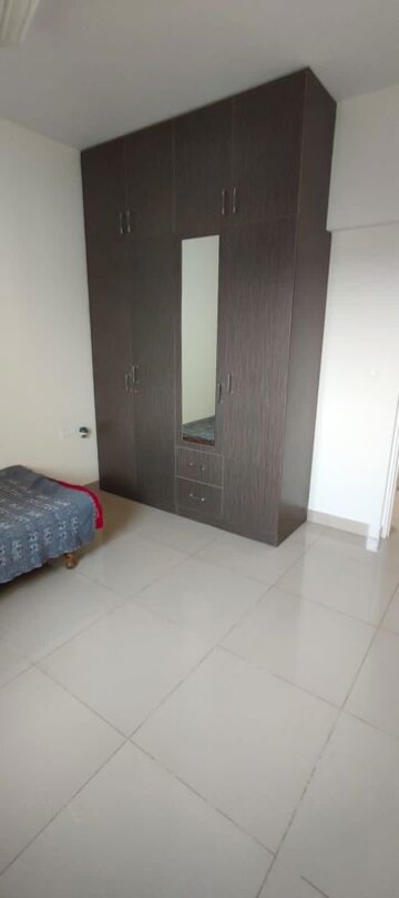 Room in 2 BHK Apartment at Bendre Nagar – for Rent