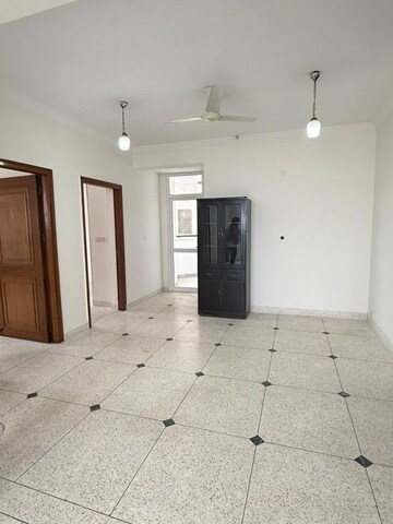Building Lobby in 3 BHK Apartment at Unitech Ivory Towers, Sector 40 – for Rent