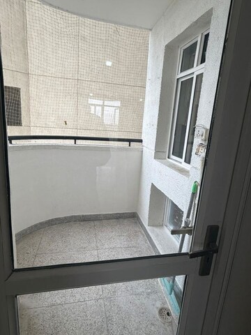 Bathroom in 3 BHK Apartment at Unitech Ivory Towers, Sector 40 – for Rent