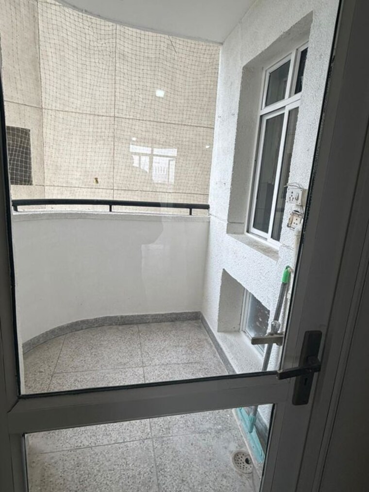 Bathroom, unitech-ivory-towers 3 Bedroom 1734 Sq.Ft. Apartment In Sector 40 Gurgaon 9730065