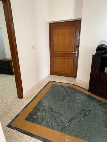 Room in 3 BHK Apartment at Unitech Ivory Towers, Sector 40 – for Rent