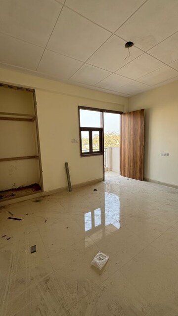 Room in 2 BHK Builder Floor at Chattarpur – for Rent