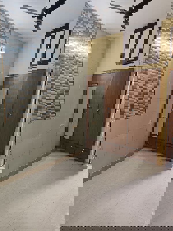 1 Rk+ Extra Room Apartment For Rent in Varun Enclave