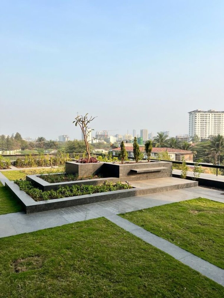 Garden, panchshil-the-golden-bell Commercial Office Space 1569 Sq.Ft. In Mundhwa Pune 9730073