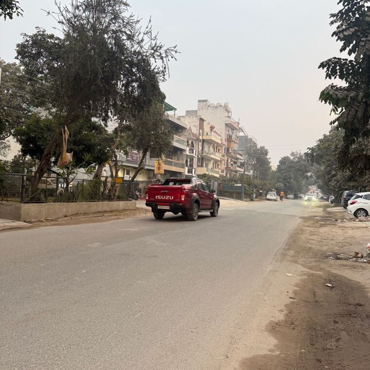  Parking, palam-vihar-residents-association  66 Sq.Yd. Plot In Palam Vihar Gurgaon 9730094