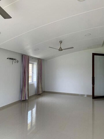 Room in 6 BHK Villa at The Retreat, Devanahalli – for Sale