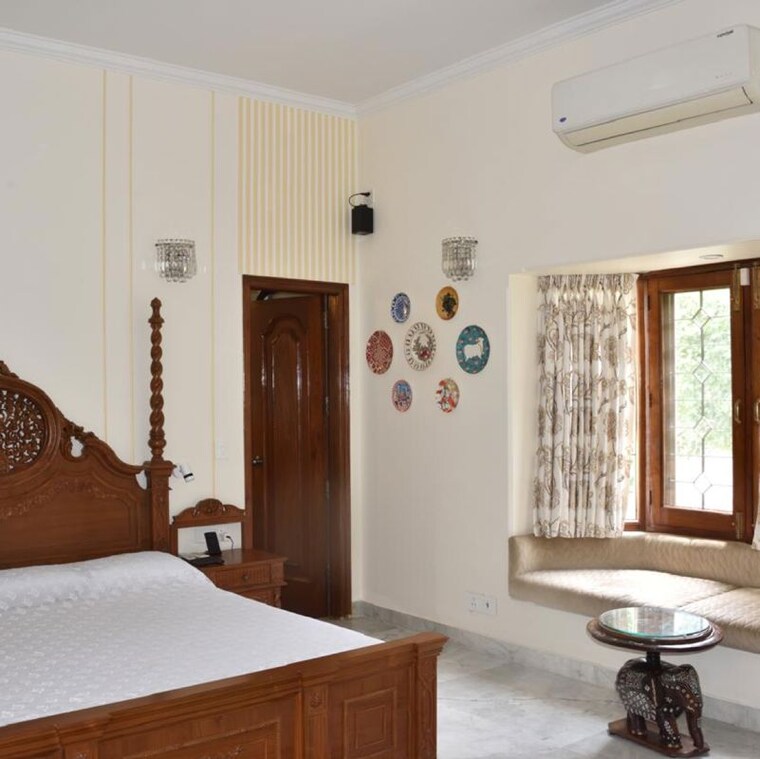 Living Room, palam-vihar-residents-association 5 Bedroom 270 Sq.Yd. Independent House In Palam Vihar Gurgaon 9730110