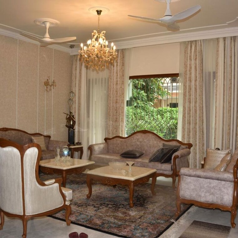 Living Room, palam-vihar-residents-association 5 Bedroom 270 Sq.Yd. Independent House In Palam Vihar Gurgaon 9730110