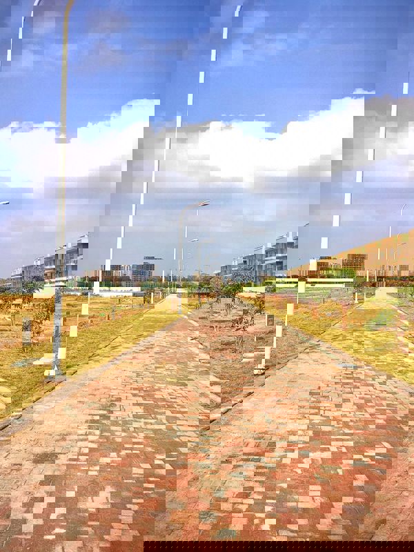 Plot For Sale in Sector 84