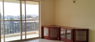 Room in 3 BHK Apartment at Nagarjuna Green Ridge, Hsr Layout – for Rent