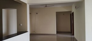 Room in 3 BHK Apartment at Nagarjuna Green Ridge, Hsr Layout – for Rent