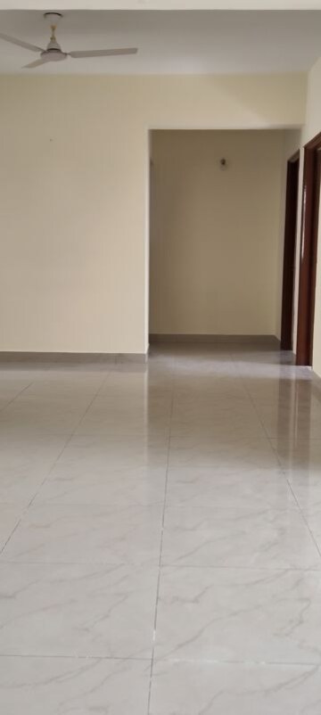 Room in 3 BHK Apartment at Nagarjuna Green Ridge, Hsr Layout – for Rent