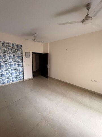 Room in 3 BHK Apartment at Exotica Fresco, Sector 137 – for Rent