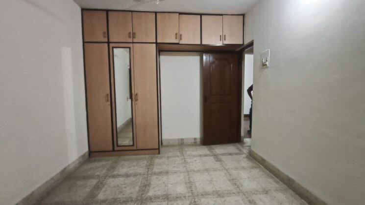 Room, rizvi-heights 2 Bedroom 750 Sq.Ft. Apartment In Senapati Bapat Marg Mumbai 9730131