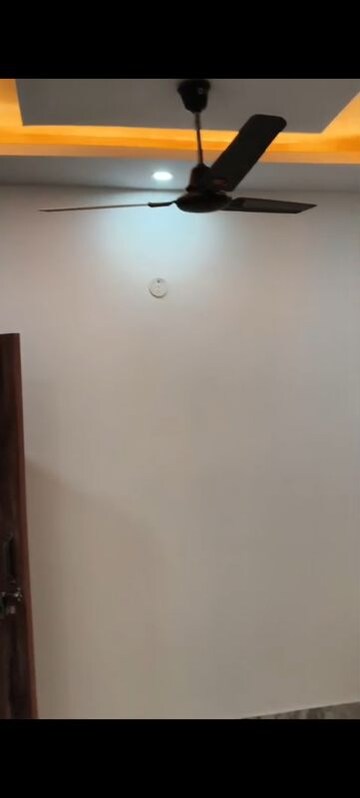 Room in 1 BHK Builder Floor at Vaishali Sector 6 – for Sale