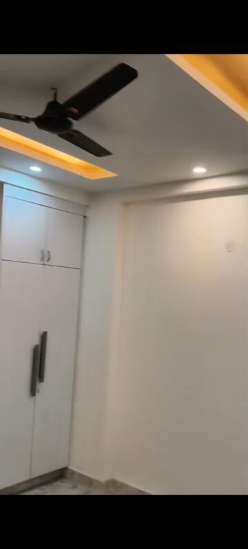 Building Lobby in 1 BHK Builder Floor at Vaishali Sector 6 – for Sale