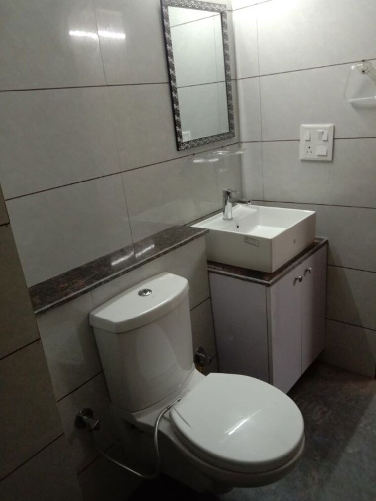 Bathroom, artique-uptown-skylla 3 Bedroom 1665 Sq.Ft. Apartment In International Airport Road Zirakpur 9730156