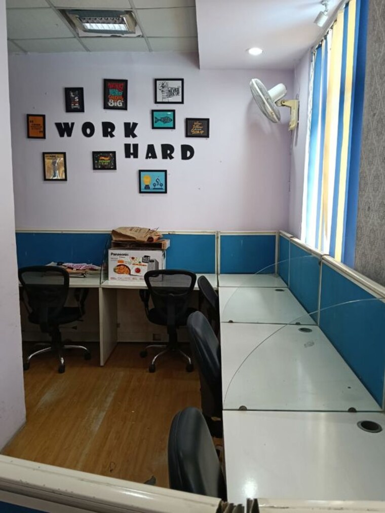 Team Area, sector 63 Commercial Office Space 520 Sq.Ft. In Sector 63 Noida 9730166