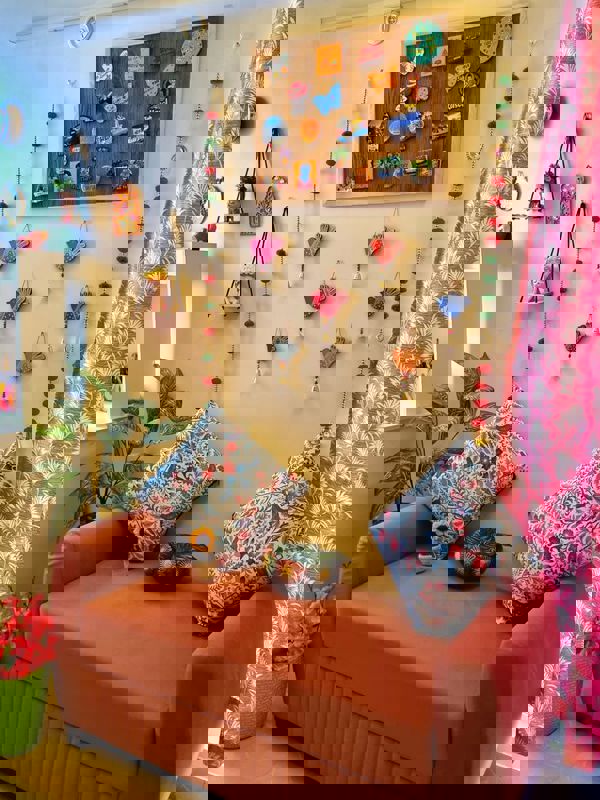 Pg For Rent in Vartika Girls pg