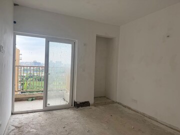 Room in 2 BHK Apartment at Eldeco Accolade, Sohna Sector 2 – for Sale