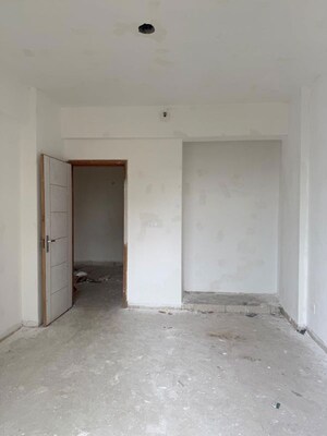 Room in 2 BHK Apartment at Eldeco Accolade, Sohna Sector 2 – for Sale