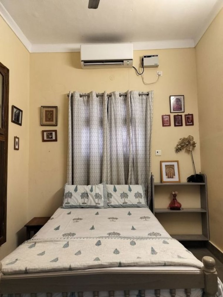 Room, vineet khand Pg For Girls In Vineet Khand 9730203