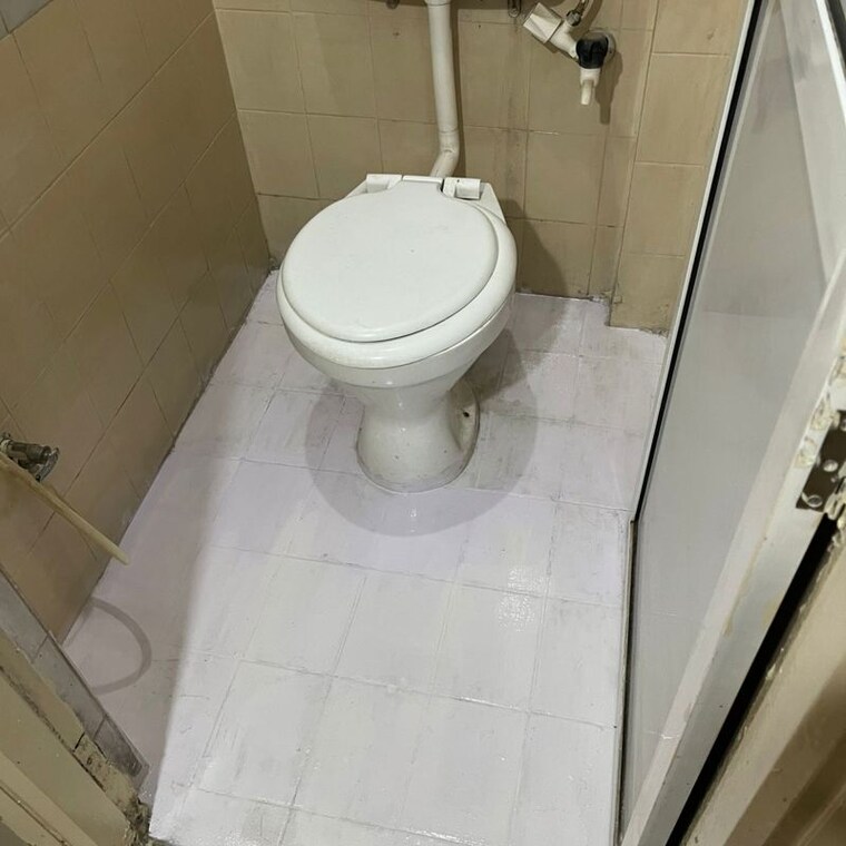 Bathroom, anu-nagar-chs 1 Bedroom 500 Sq.Ft. Apartment In Anu Nagar Thane 9730211