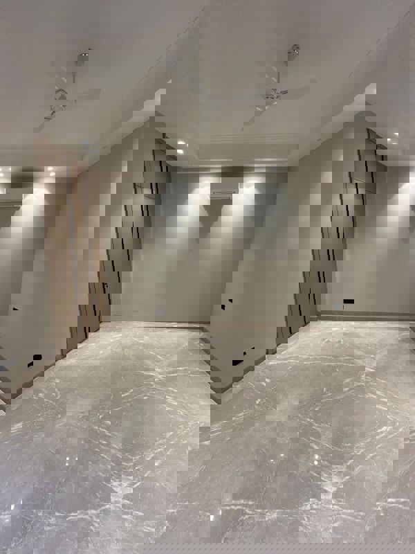 4 BHK + Servant Room Builder Floor For Sale in Gulmohar Park