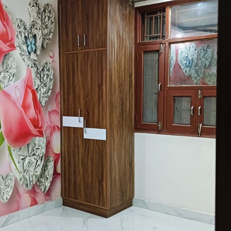 Room, nawada 3 Bedroom 100 Sq.Yd. Builder Floor In Nawada Delhi 9728028