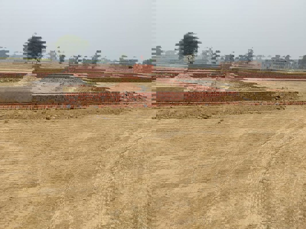 Plot For Sale in Garden Ganj 