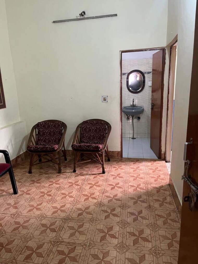 Bedroom, gomti nagar 1.5 Bedroom 800 Sq.Ft. Builder Floor In Gomti Nagar Lucknow 9730293