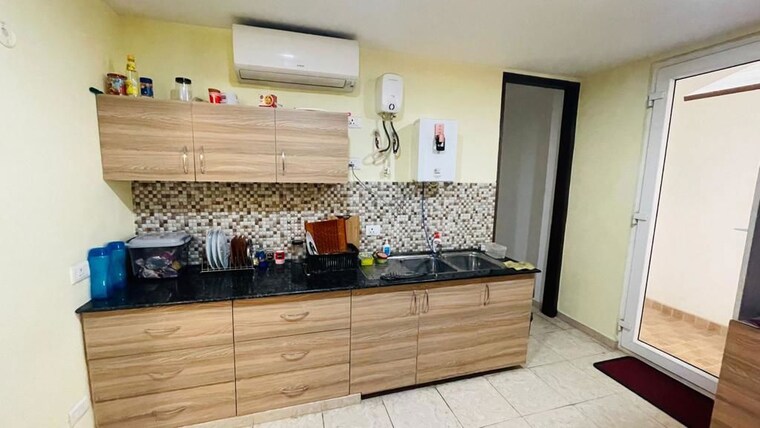 Room, vibhuti khand Pg For Girls In Vibhuti Khand 9730299