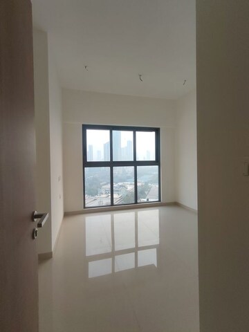 Room in 2 BHK Apartment at Lodha Vista, Lower Parel – for Rent