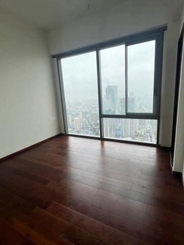 Room in 2 BHK Apartment at Piramal Mahalaxmi, Mahalaxmi – for Rent