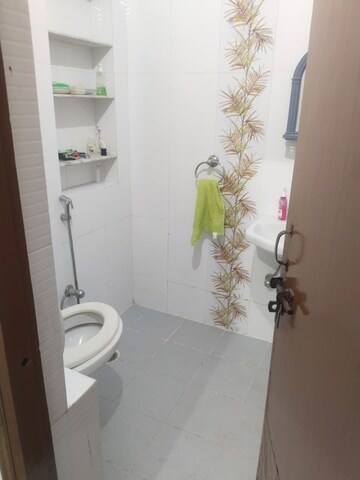 Bathroom in 1.5 BHK Builder Floor at Gomti Nagar – for Rent