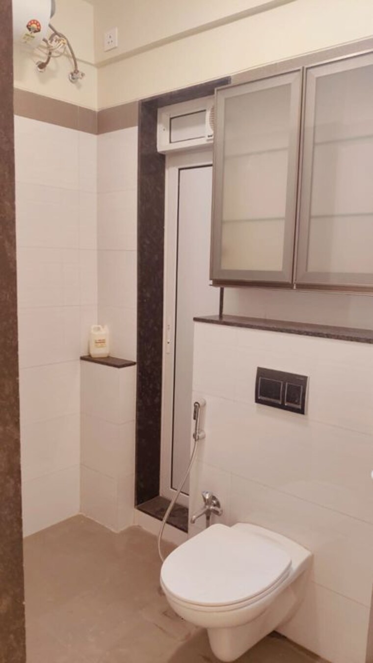 Bathroom, rustomjee-urbania-azziano 2 Bedroom 735 Sq.Ft. Apartment In Thane West Thane 9730334