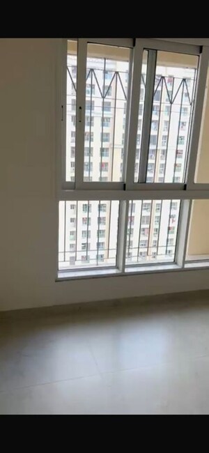 Room in 2 BHK Apartment at Kalpataru Paramount A, Kapur Bawdi – for Sale