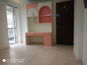 Room in 3.5 BHK Builder Floor at Unitech Deerwood Chase, Nirvana Country – for Sale