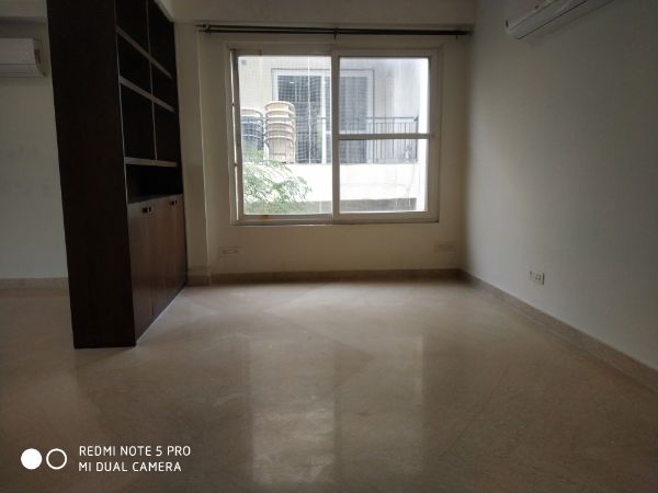 3.5 BHK + Study Room 1950 Sq.Ft. Builder Floor in Unitech Deerwood Chase