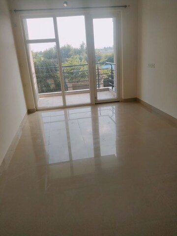 Room in 2 BHK Apartment at Dhoot Time Residency, Sector 63 – for Rent