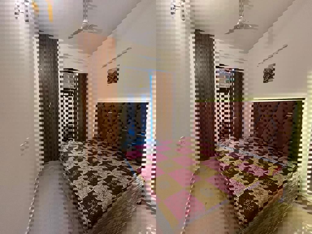 1 BHK + Study Room Builder Floor For Rent in Saket